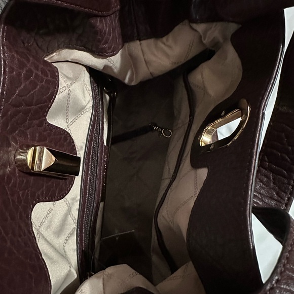 NWT Michael Kors Uptown Astor Studded Large Tote Bag - Picture 5 of 10